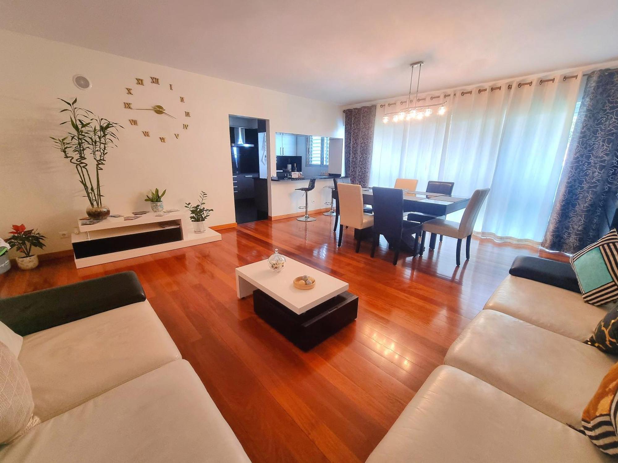 Big Apartment With Ocean Views, Ideal For Groups Leilighet Funchal (Madeira)
