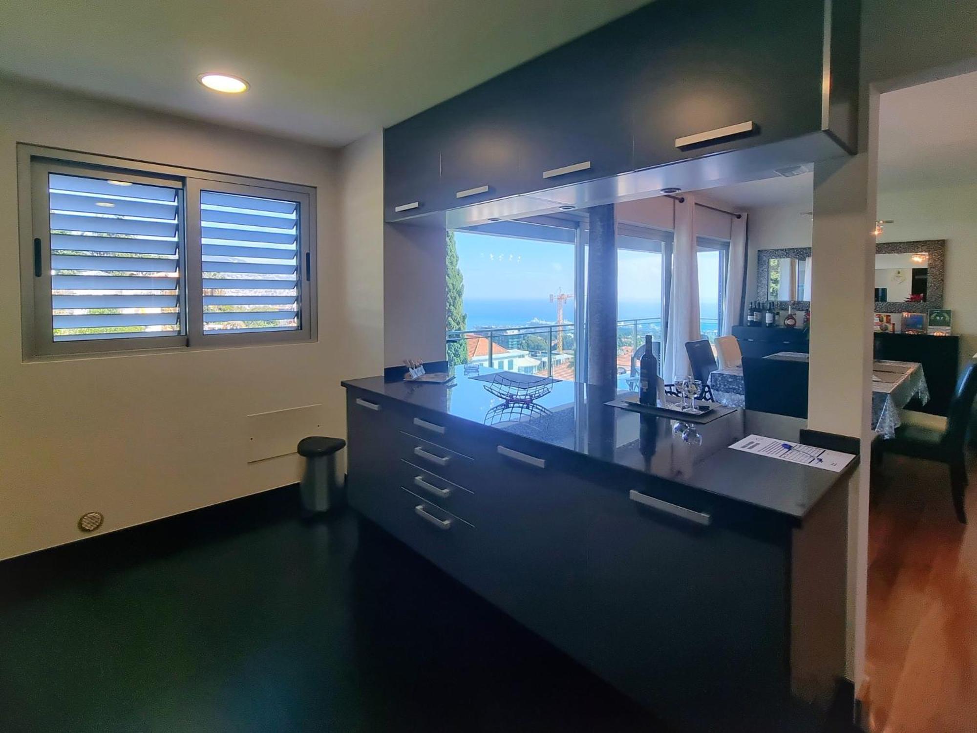 Big Apartment With Ocean Views, Ideal For Groups Leilighet